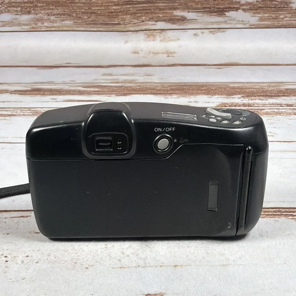 Minolta Freedom Zoom 70EX 35mm Point and Shoot Film Camera Black AF